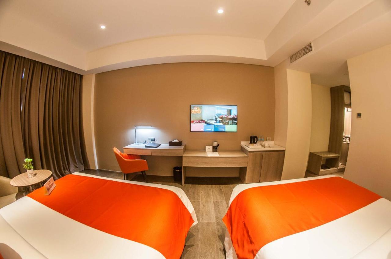 Acacia Hotel Davao City Exteriör bild